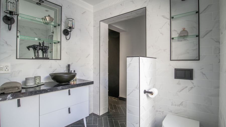 To Let 5 Bedroom Property for Rent in Three Anchor Bay Western Cape